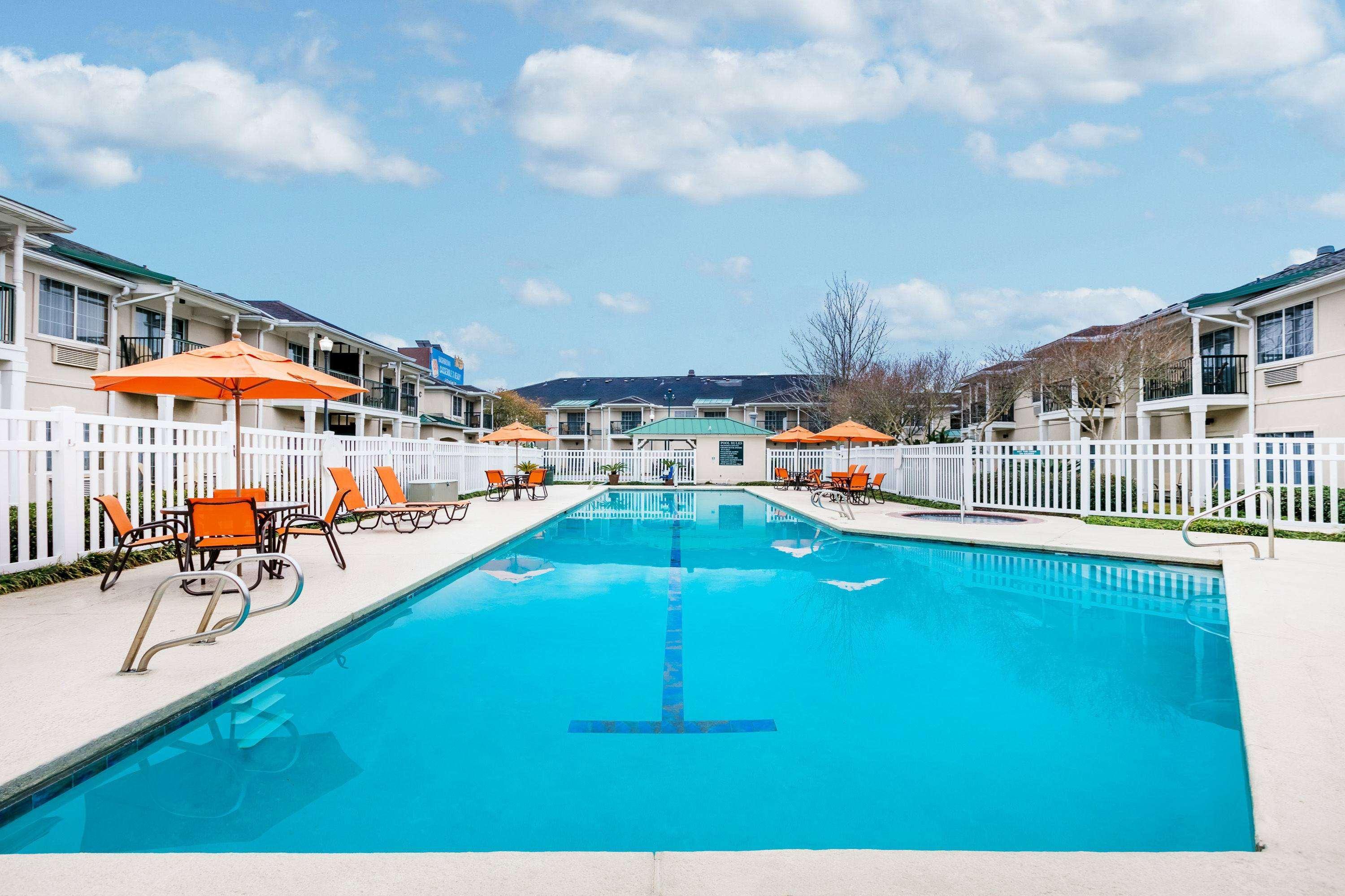 Richmond Inn And Suites Baton Rouge College Drive מראה חיצוני תמונה