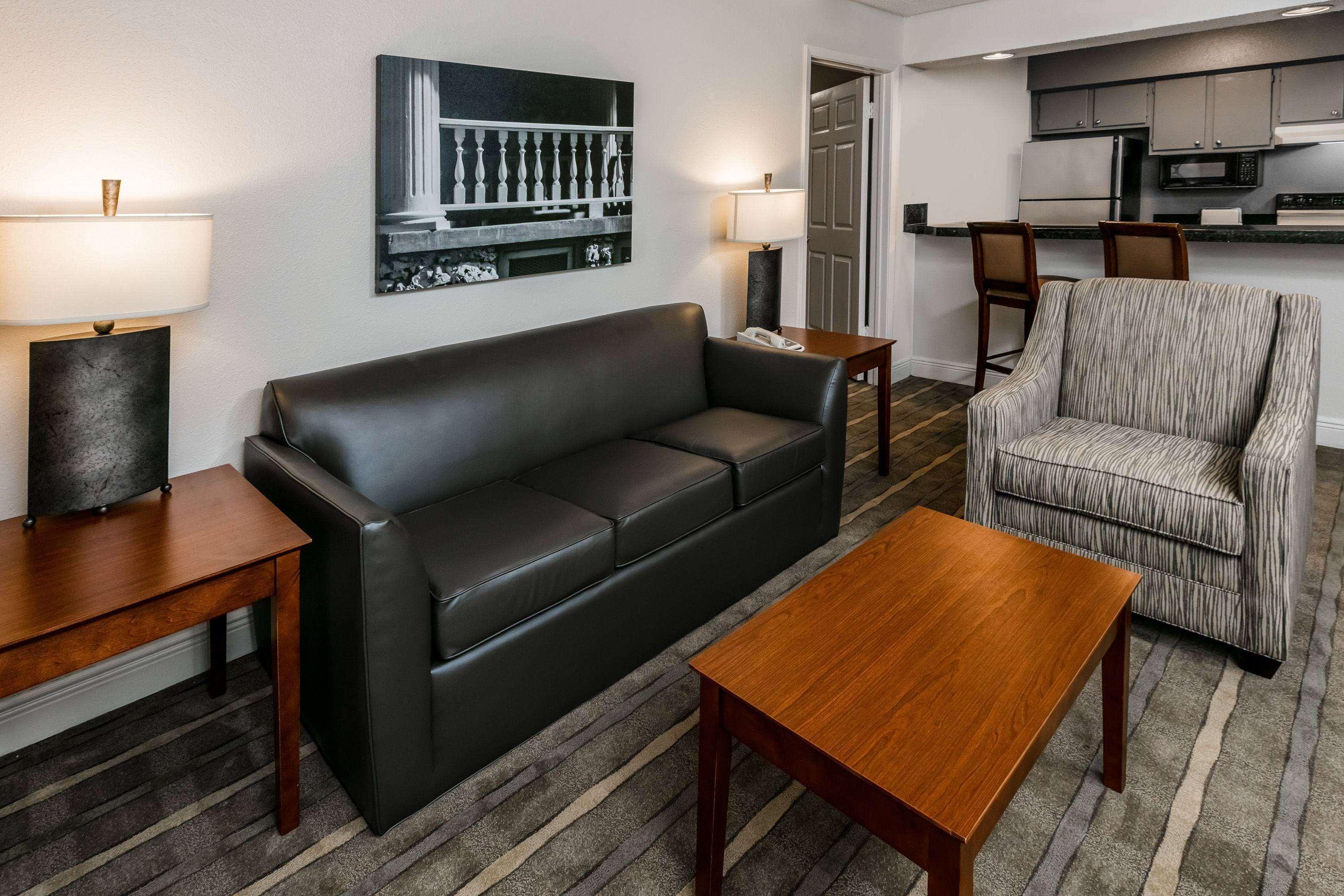 Richmond Inn And Suites Baton Rouge College Drive מראה חיצוני תמונה